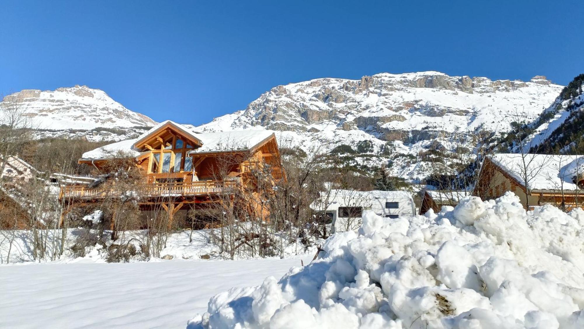 Les Cabris Bed & Breakfast Pelvoux Eksteriør bilde